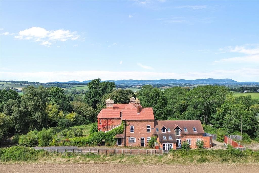 Mythe Road, Tewkesbury, Gloucestershire - Image 4