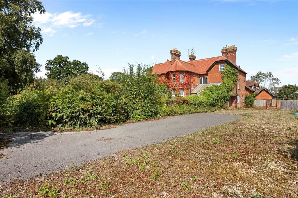 Mythe Road, Tewkesbury, Gloucestershire - Image 5