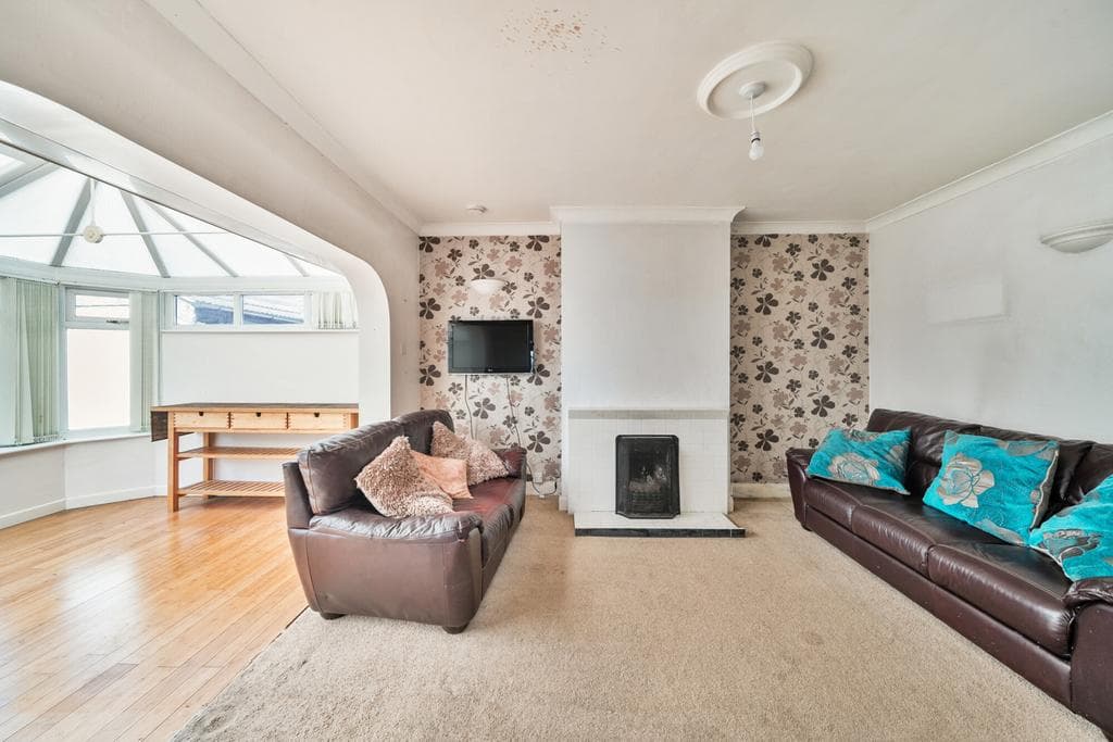 Chaffinch Avenue, Croydon - Image 4