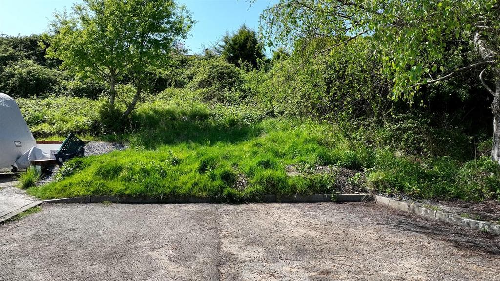 Talywern Road, Llangennech SA14 - Image 4