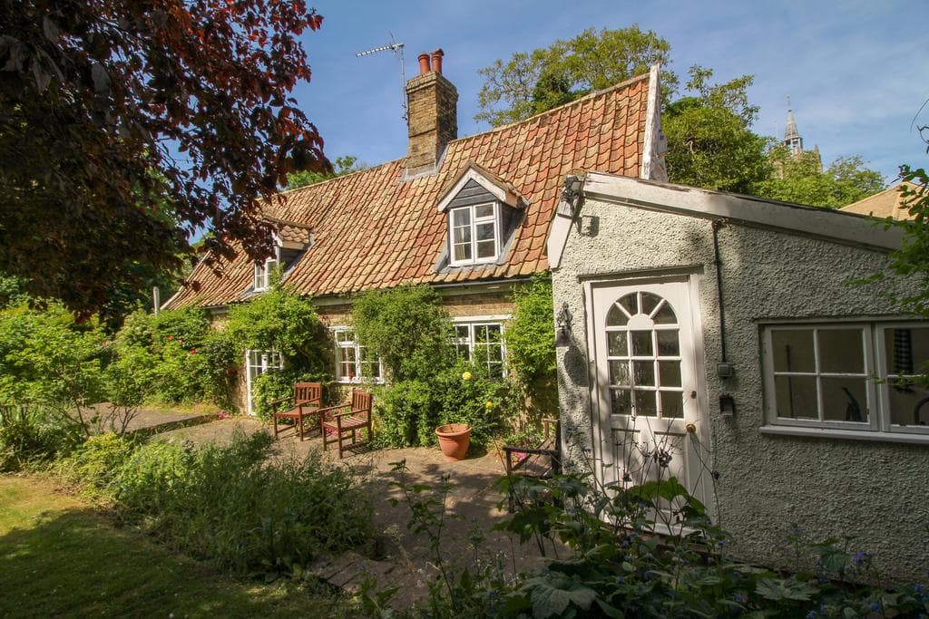 Gardeners Cottage, Burwell - Image 1
