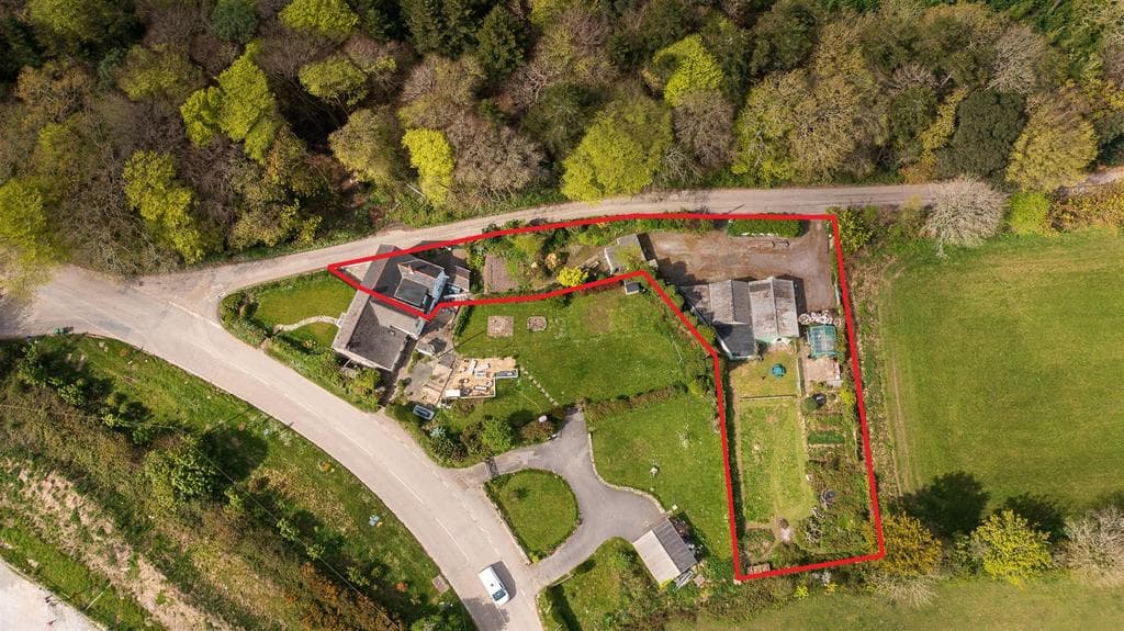 View property at Zelah, Truro