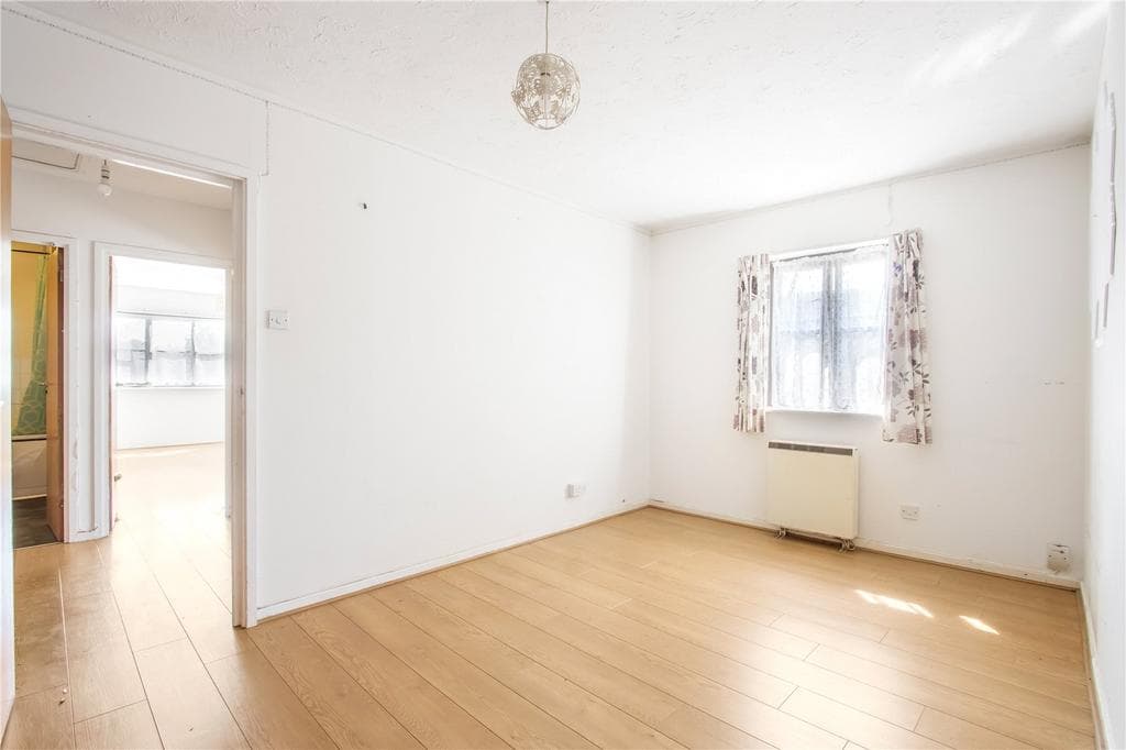 Somerset Gardens, London, N17 - Image 3