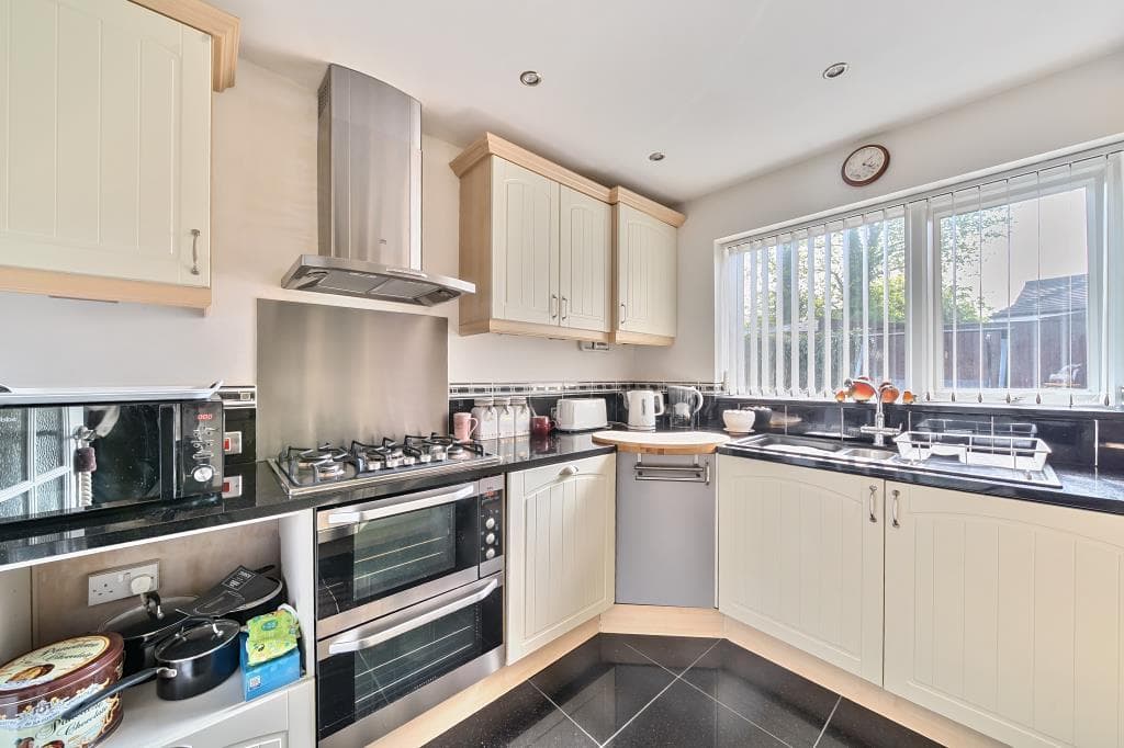 Greenwood Homes,  Bicester,  Oxfordshire,  OX26 - Image 2