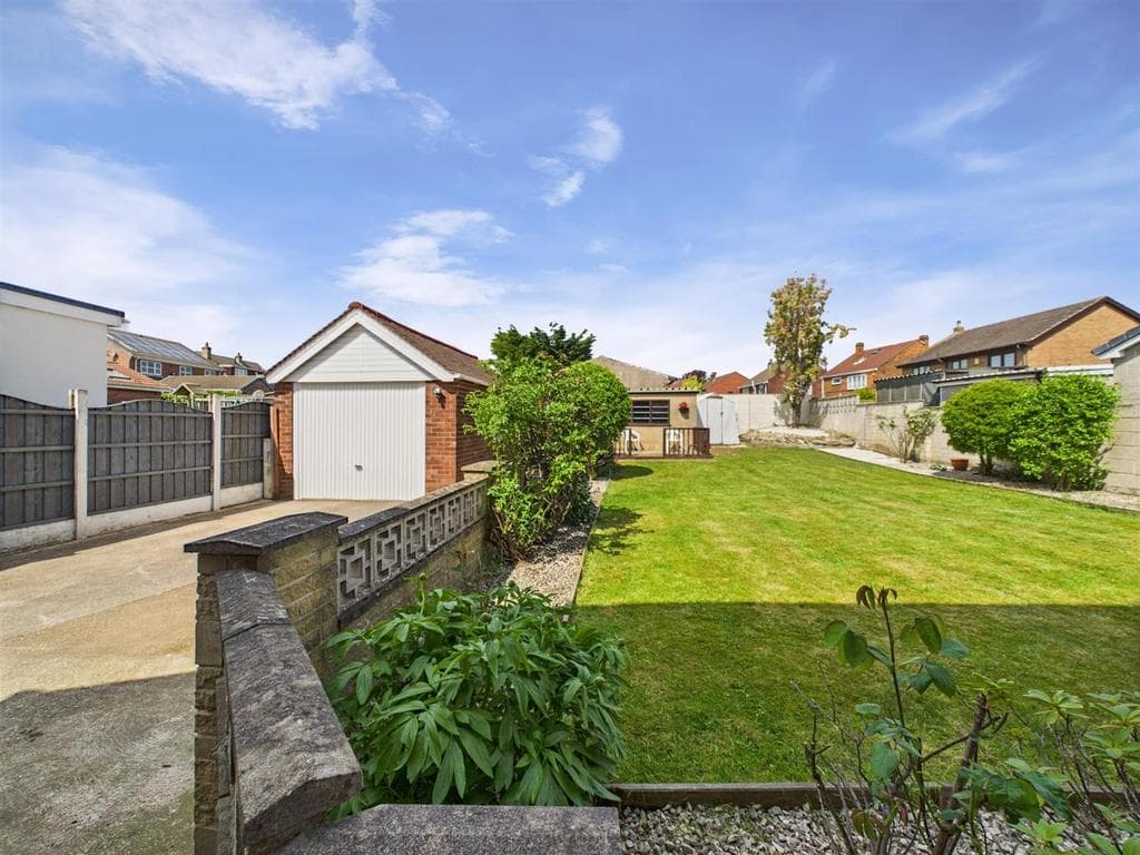 Thompson Avenue, Castleford - Image 2