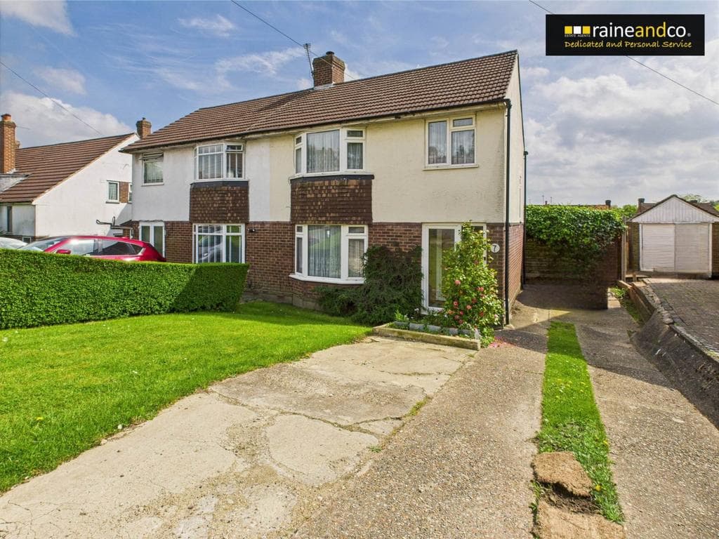 Mandeville Road, Potters Bar - Image 1