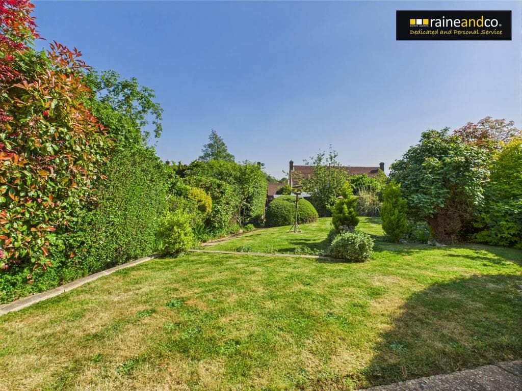 Mandeville Road, Potters Bar - Image 2