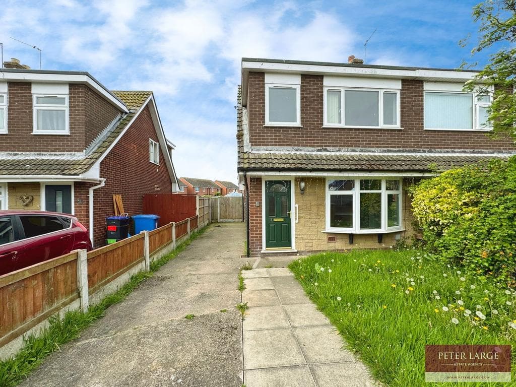 View property at 3 Clement Drive, Rhyl, LL18 4HU