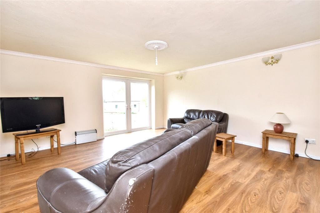 Thorpe Road, Pudsey, West Yorkshire - Image 4