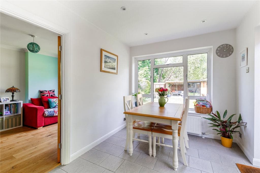 View property at Bullsland Lane, Chorleywood, Rickmansworth, Hertfordshire, WD3