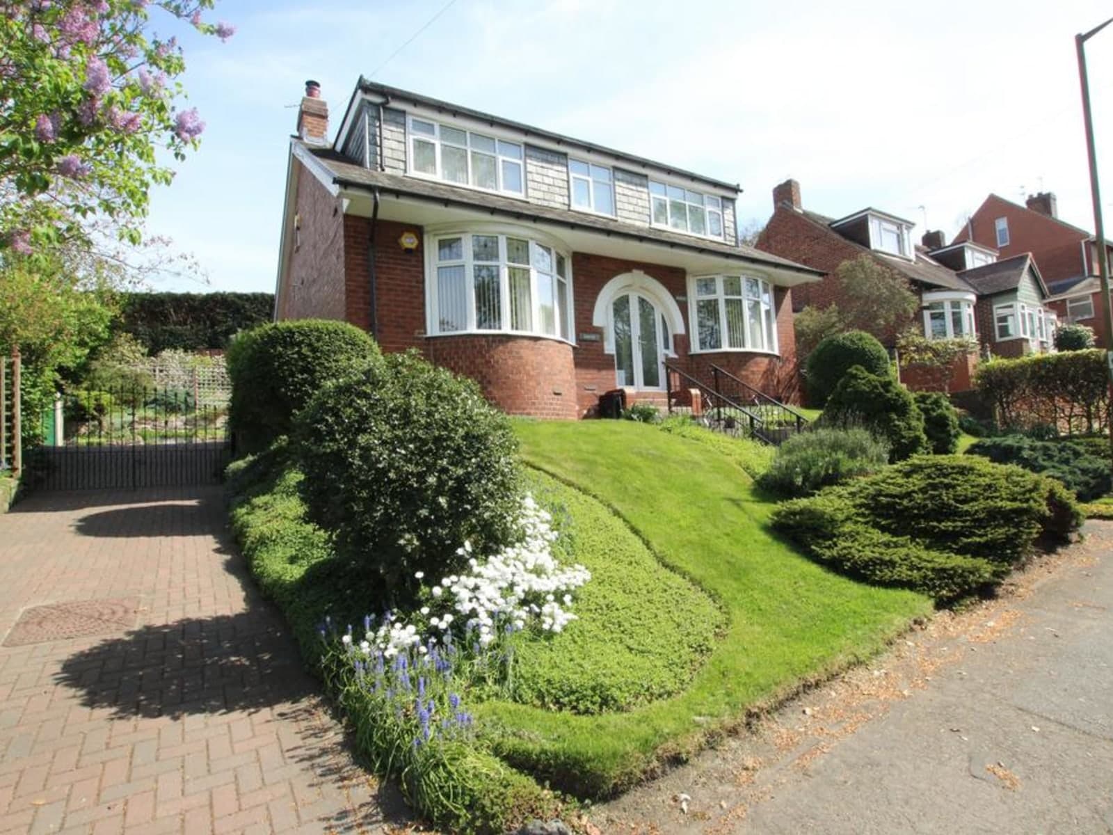 View property at Lowes Barn Bank, Nevilles Cross, Durham City, DH1