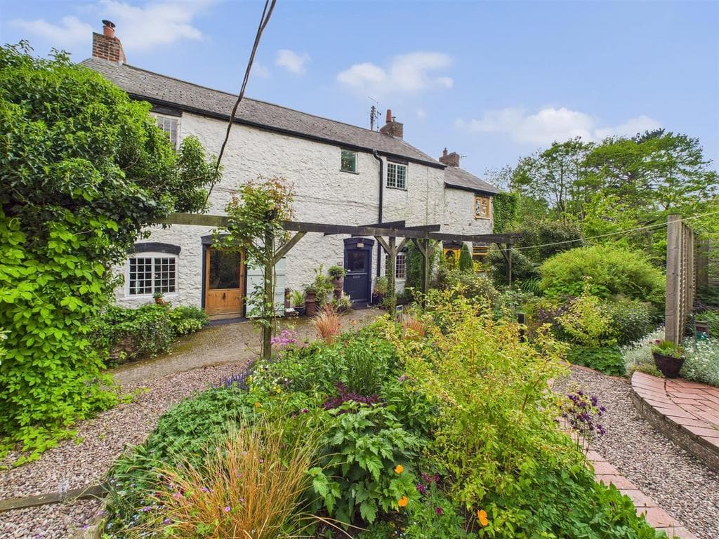 11 Canal Cottage, Four Crosses, Llanymynech - Image 1