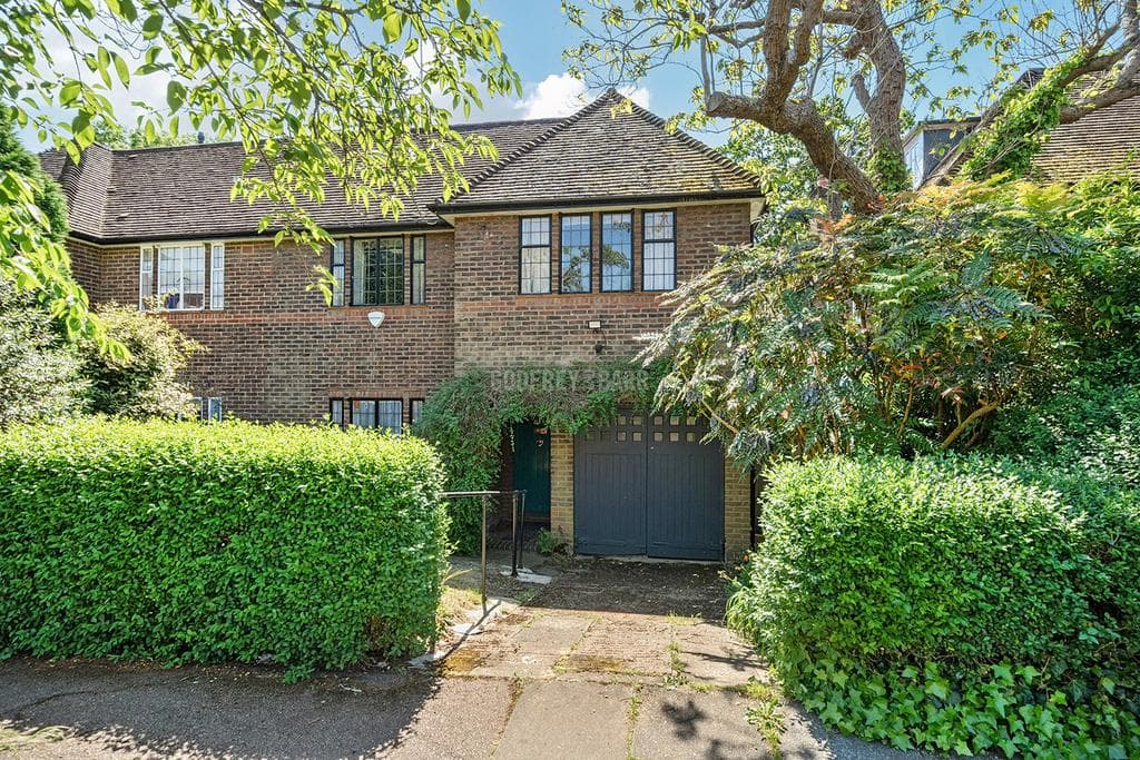 Hampstead Garden Suburb N2 - Image 1
