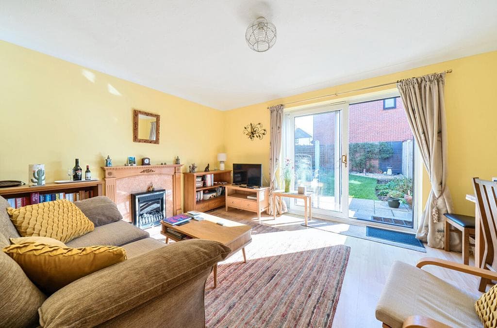 St. James Court, Essex CB10 - Image 4
