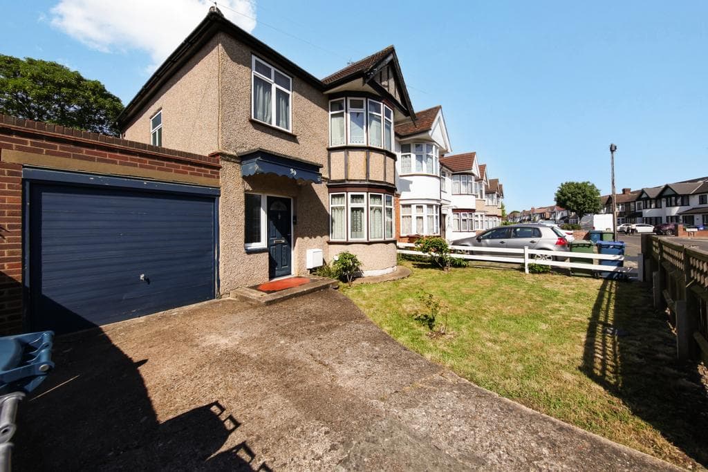 Brampton Grove, Kenton, HA3 - Image 1
