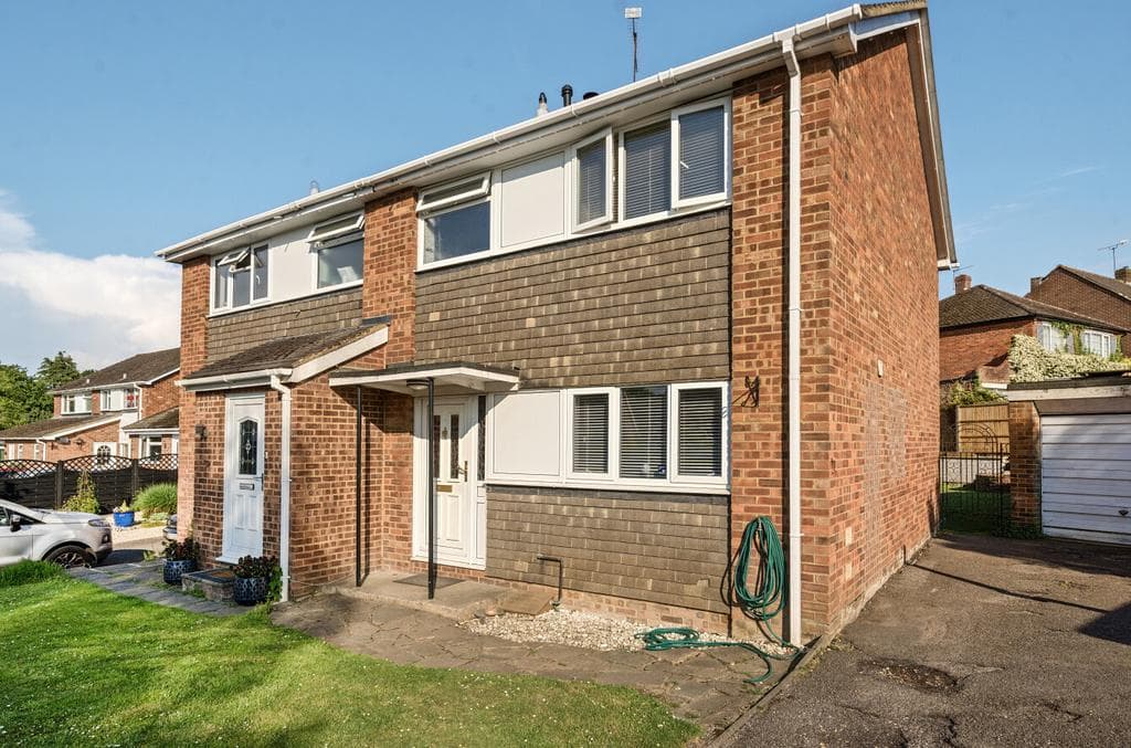 View property at Chamberlain Gardens, Arborfield Cross, Reading