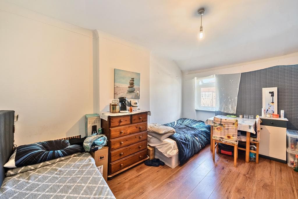 Rosemead Avenue, Mitcham - Image 5