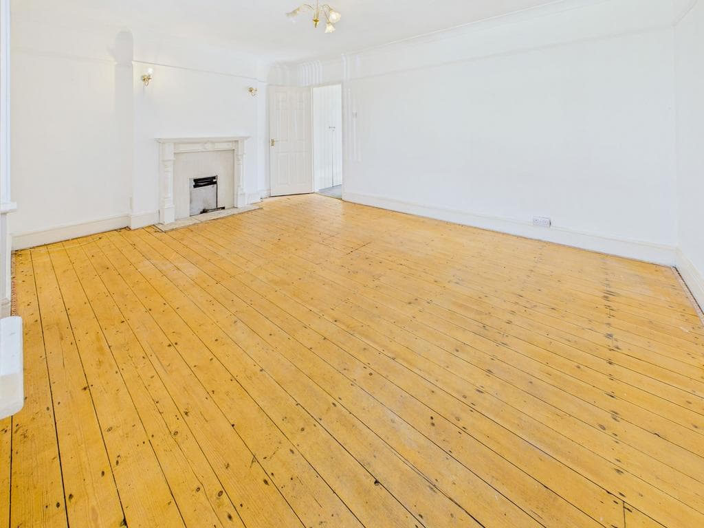 Meadowside, Disley, SK12 - Image 2