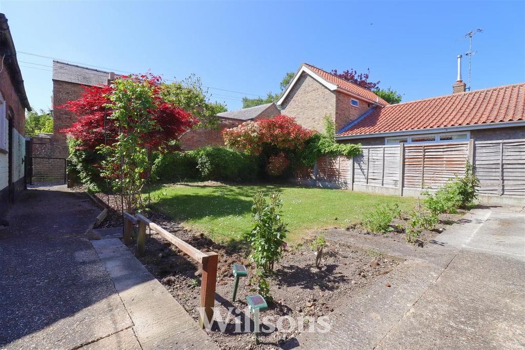 Park Road, Alford - Image 4