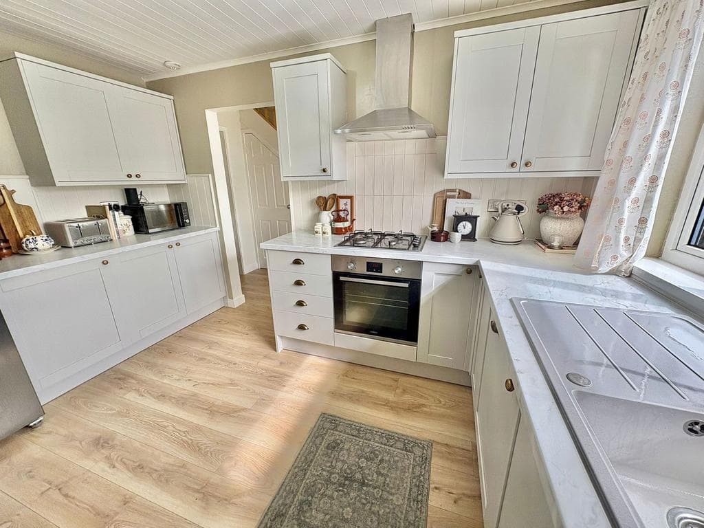 Fforest Fach, Tycroes, Ammanford, SA18 3PY - Image 3