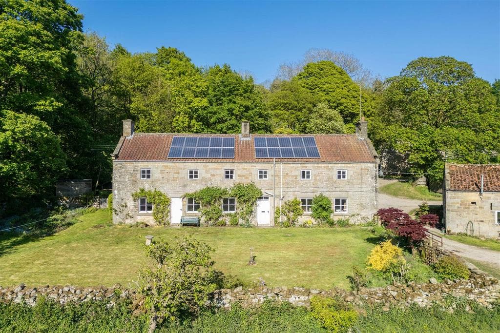 Rosedale Abbey, Pickering - Image 1