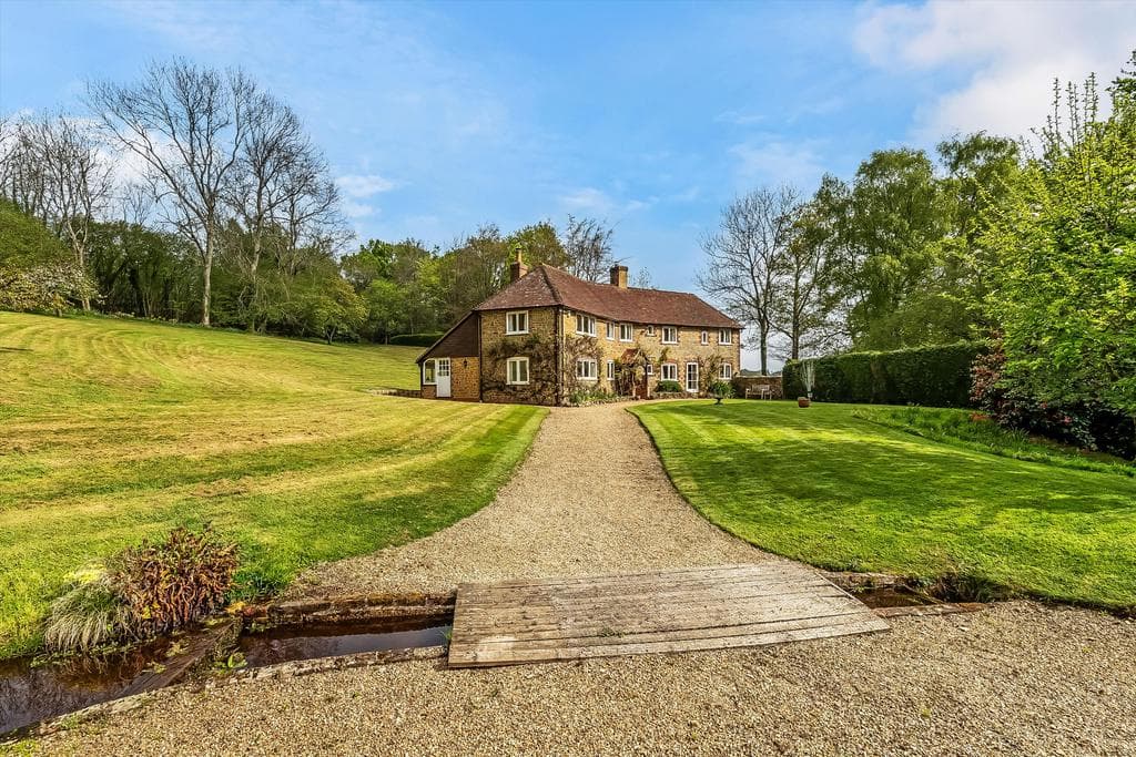 High Button, Thursley, Godalming, Surrey, GU8 6NR - Image 1