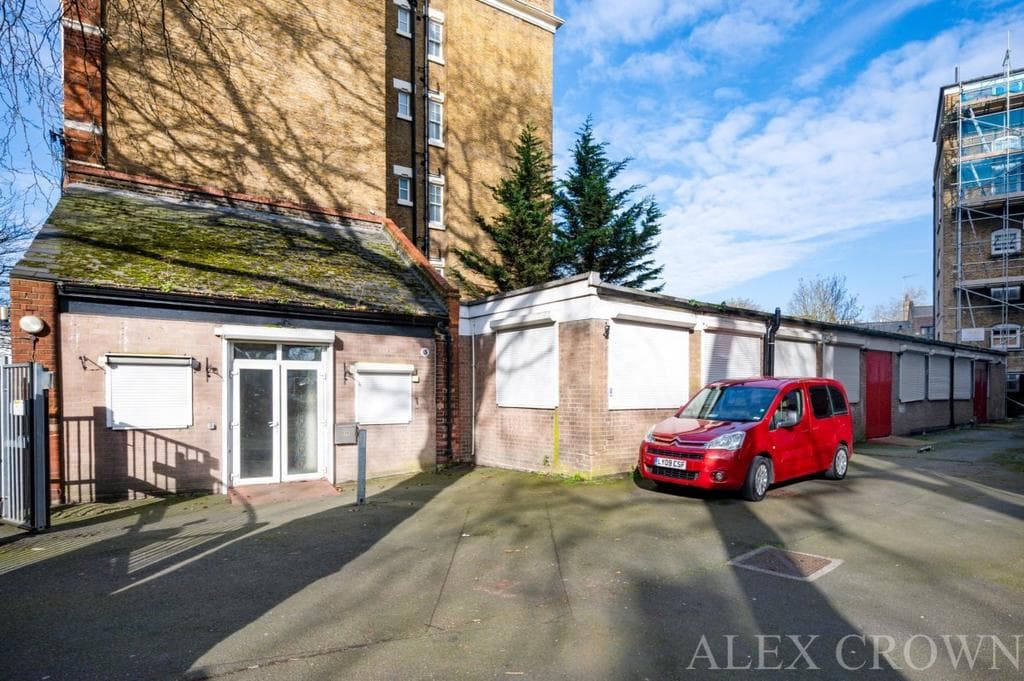 London Family Centre, Chichester Court, Royal Coll, Kentish Town - Image 1
