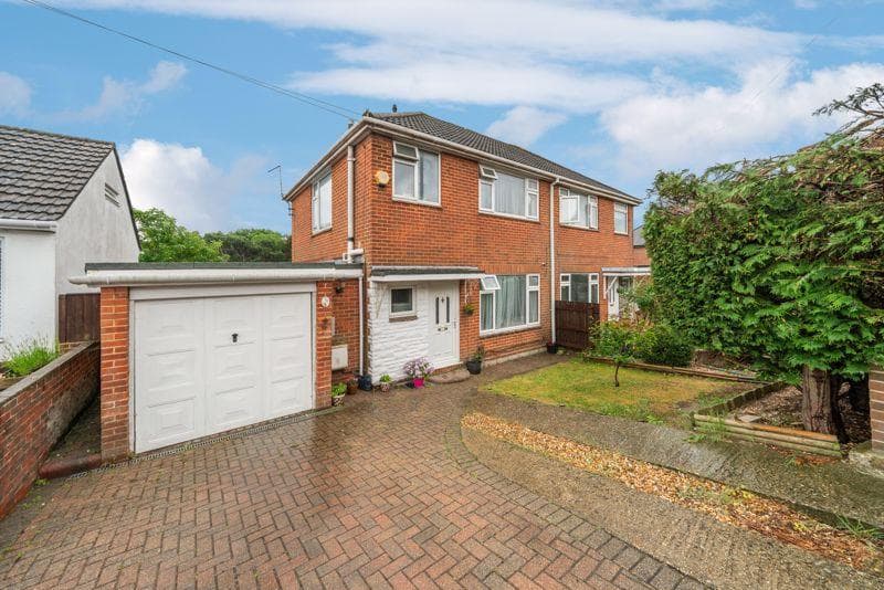 View property at James Road, Poole BH12