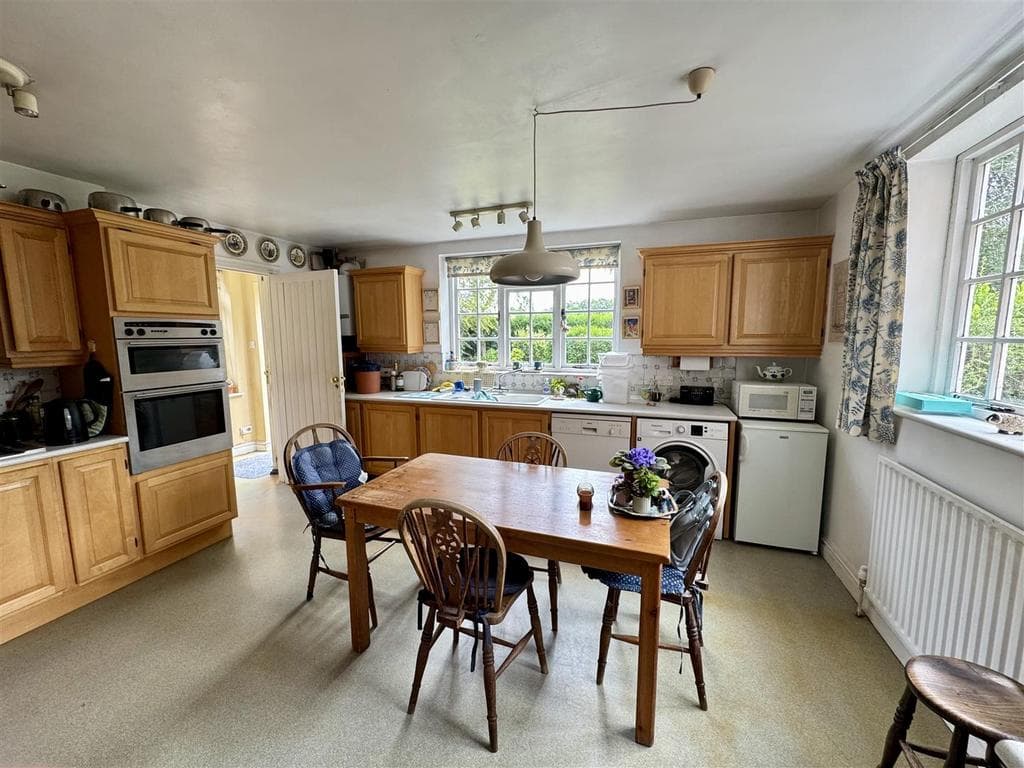 Crookham Road, Fleet GU51 - Image 5