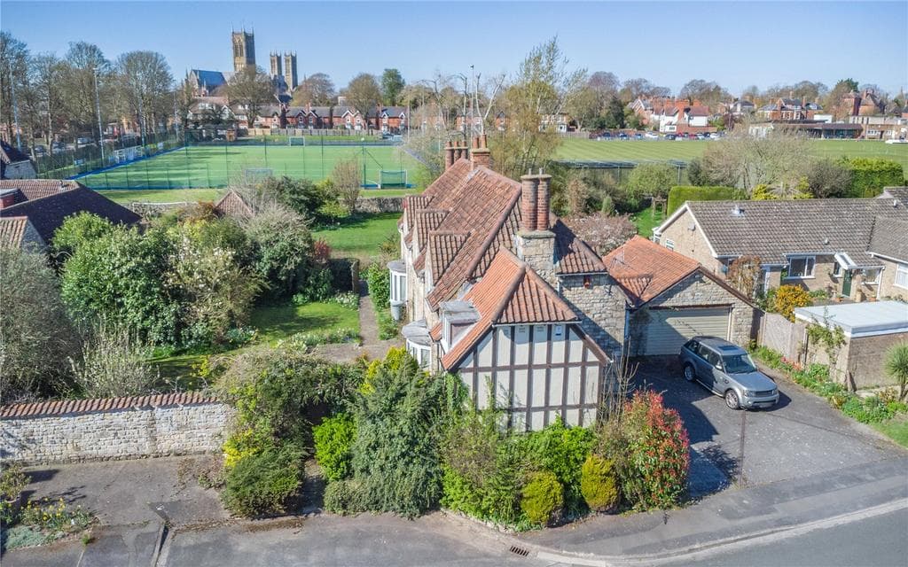 View property at St. Giles Mede, Auden Close, Lincoln, Lincolnshire, LN2