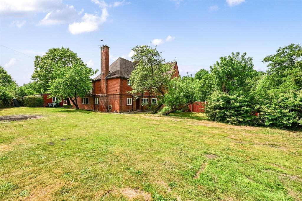 View property at Minley Road, Camberley GU17
