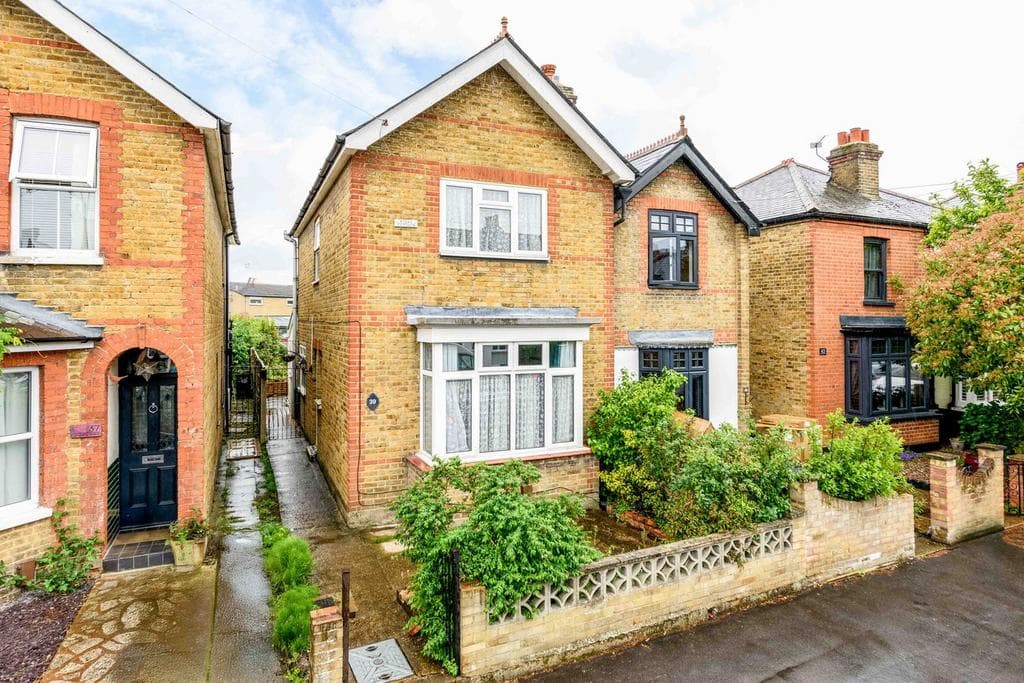 View property at Russell Road, Walton-on-Thames, KT12