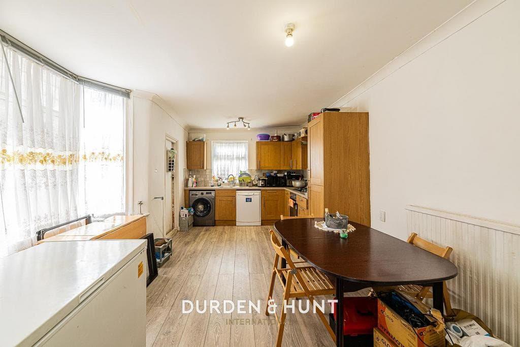 Buckland Road, Leyton E10 - Image 5
