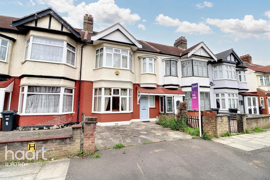 Lyndhurst Gardens, Ilford - Image 1