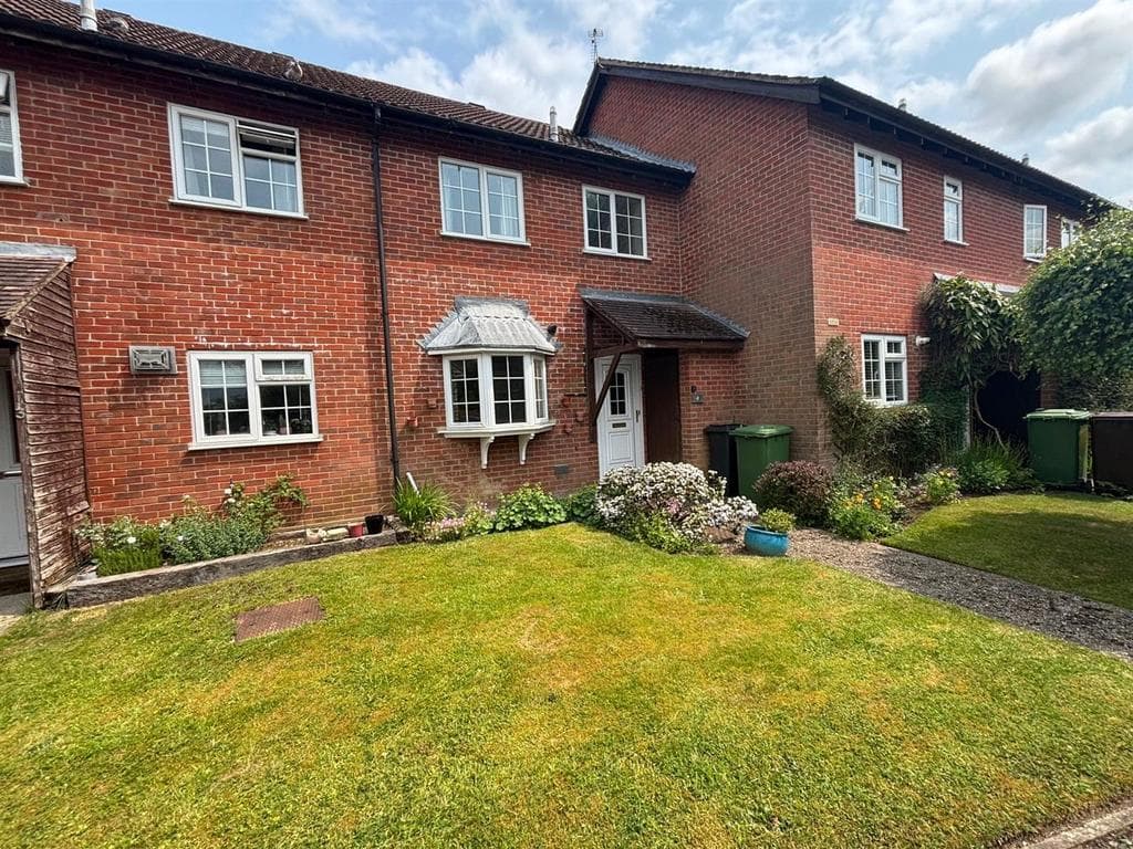 View property at Chalcraft Close, Liphook