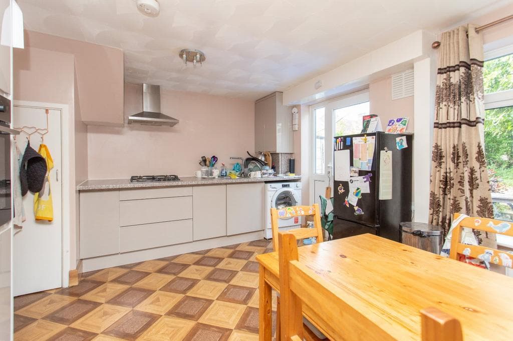 Tenterden Drive, Canterbury, Kent, CT2 - Image 2
