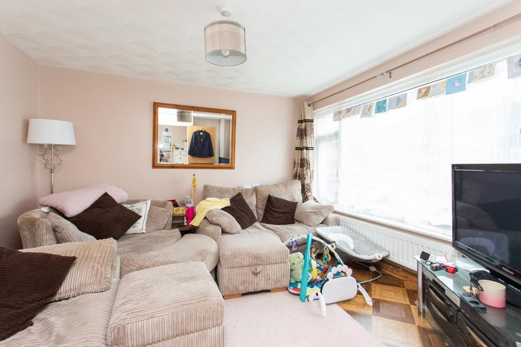 Tenterden Drive, Canterbury, Kent, CT2 - Image 3