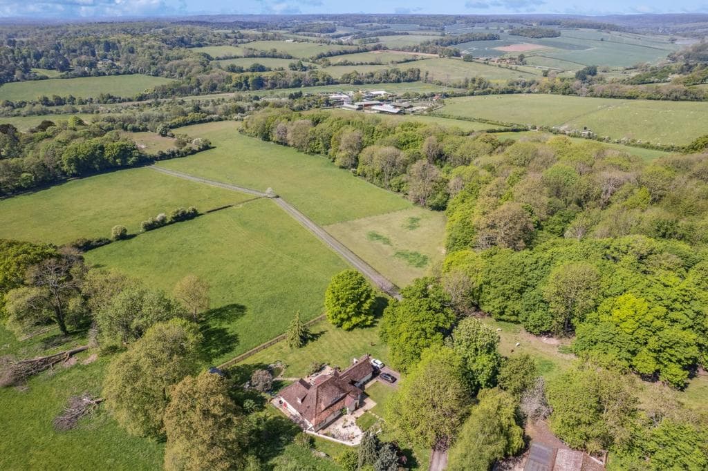 View property at Amersham Road, Chalfont St. Giles, Buckinghamshire, HP8