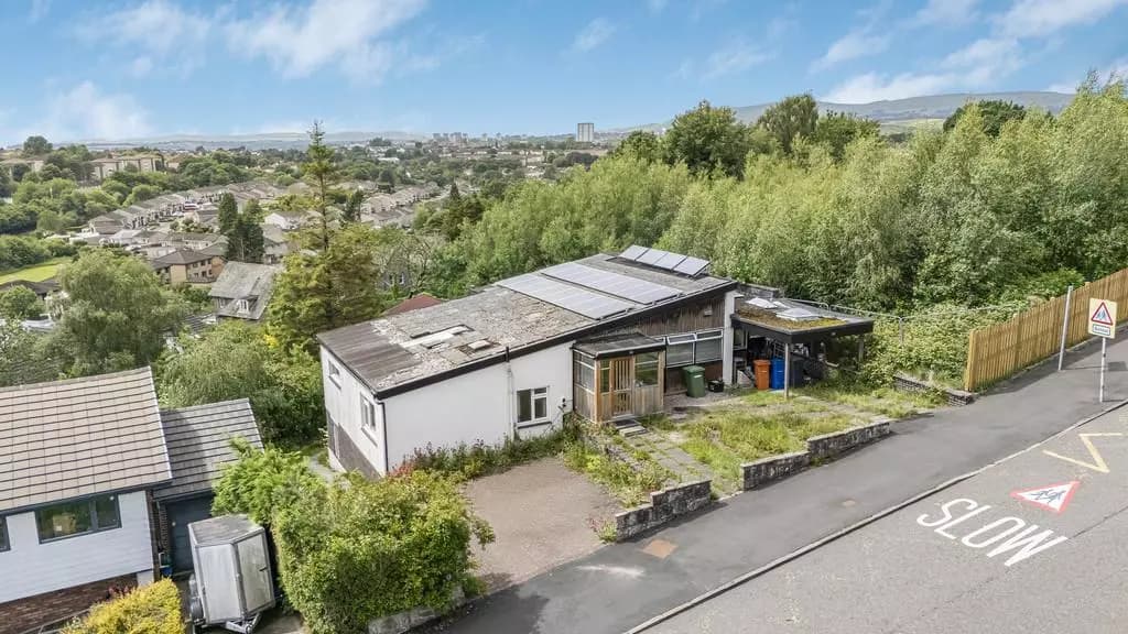 Crarae Avenue, East Dunbartonshire G61 - Image 1