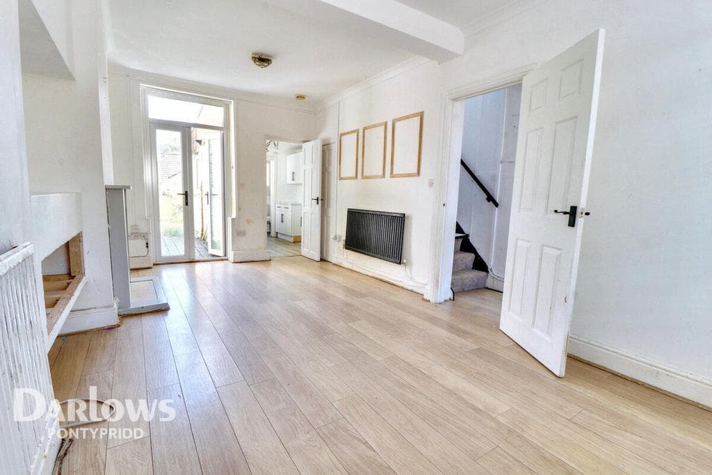 View property at Penylan Road, Pontypridd