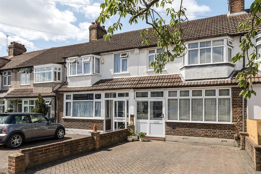 Aylesford Avenue, Beckenham BR3 - Image 1