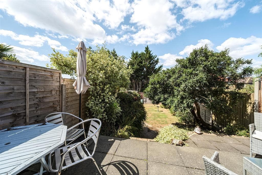 Aylesford Avenue, Beckenham BR3 - Image 3