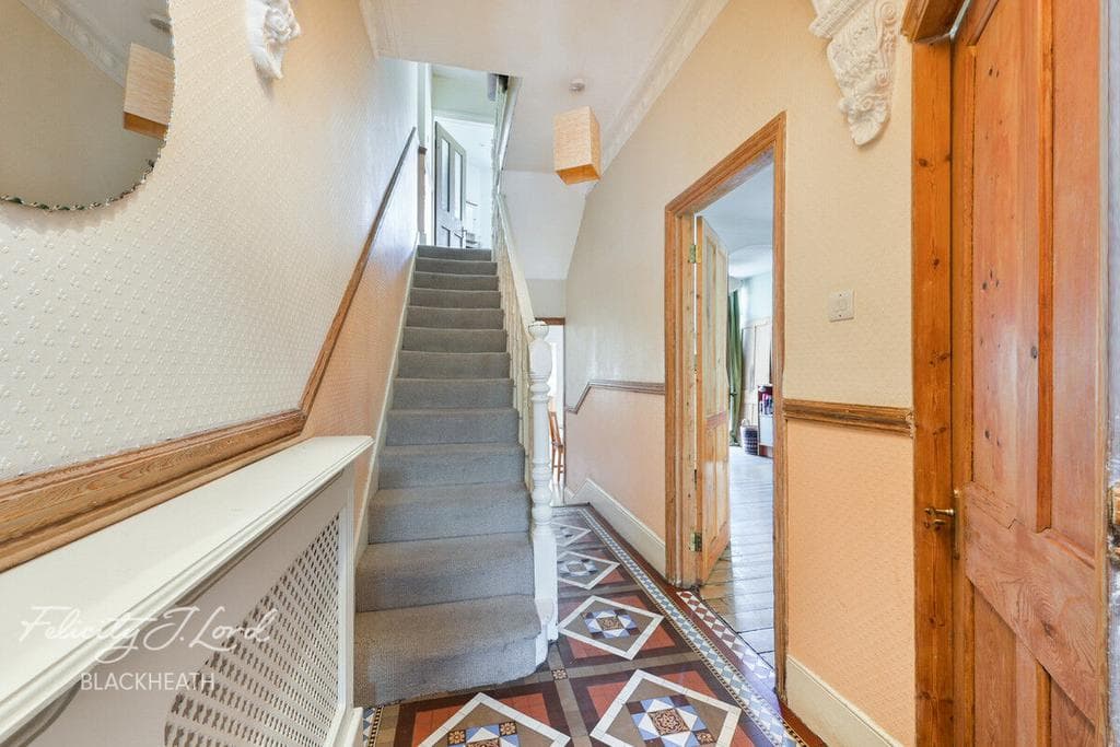 View property at Wellington Gardens, London