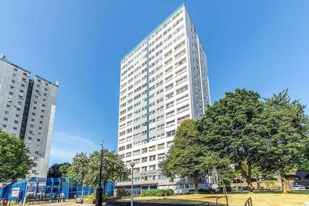 View property at 74 Hornsey Road, London, N7