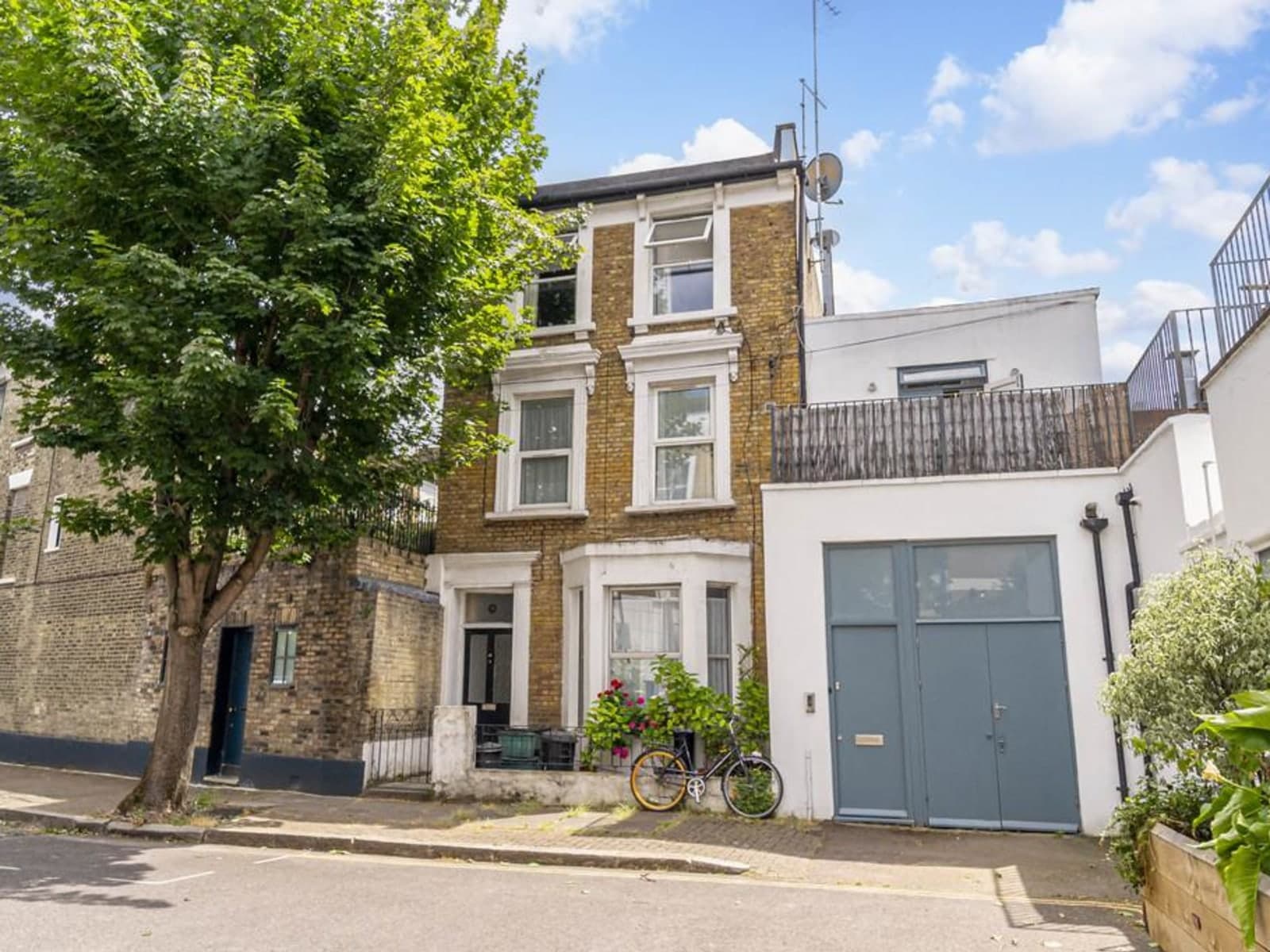 View property at Lowman Road, Islington, London, N7