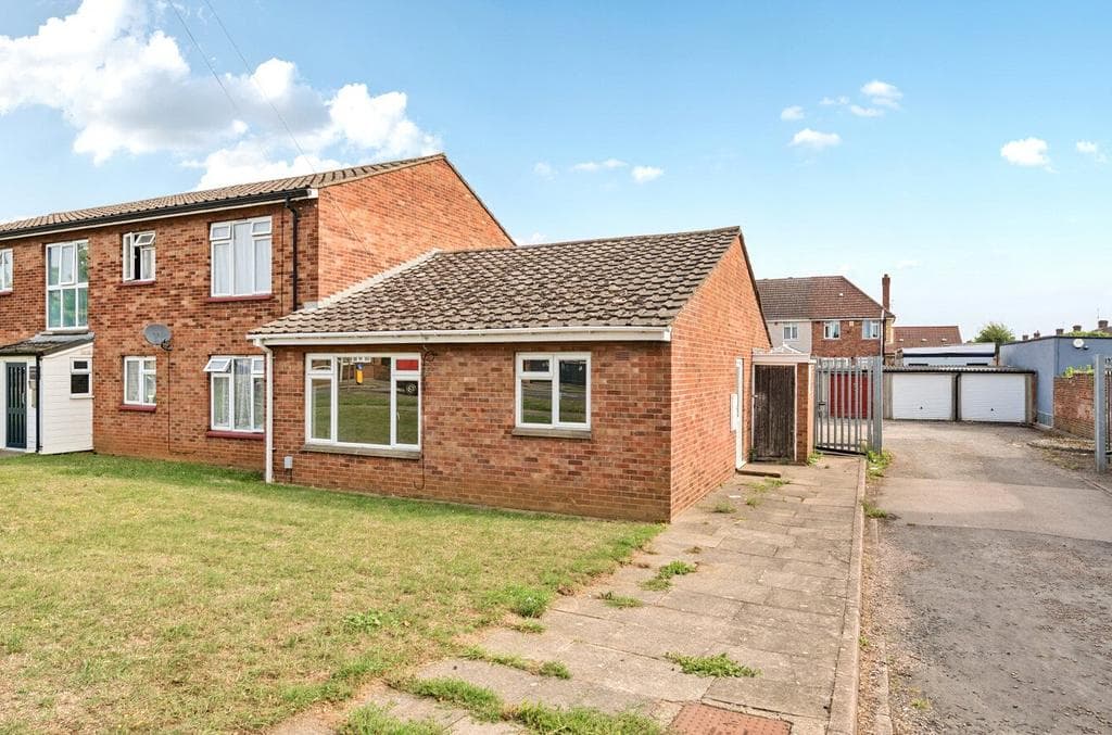 London Road, Bedford, Bedfordshire - Image 1