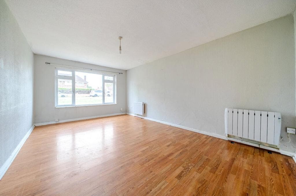London Road, Bedford, Bedfordshire - Image 2