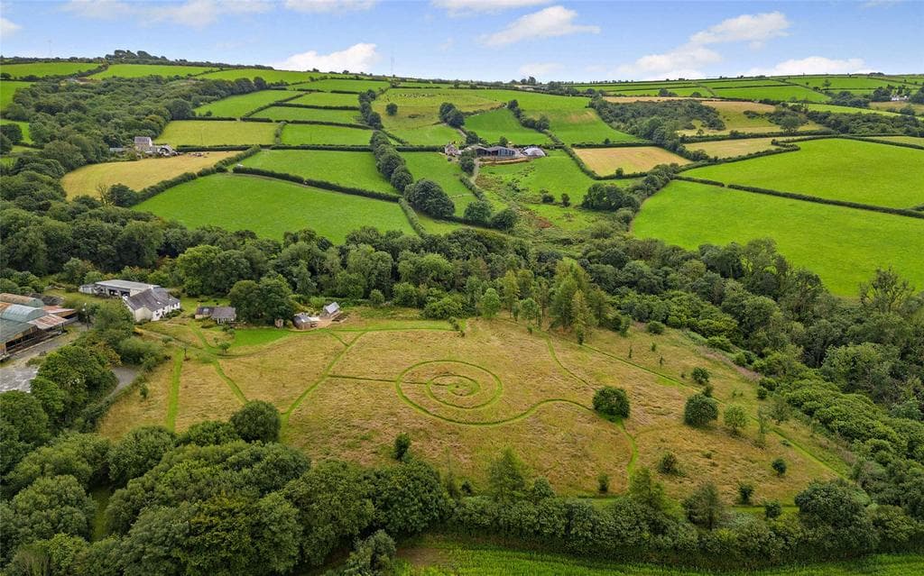 Cilrhedyn, Nr Newcastle Emlyn, Pembrokeshire, SA35 - Image 3