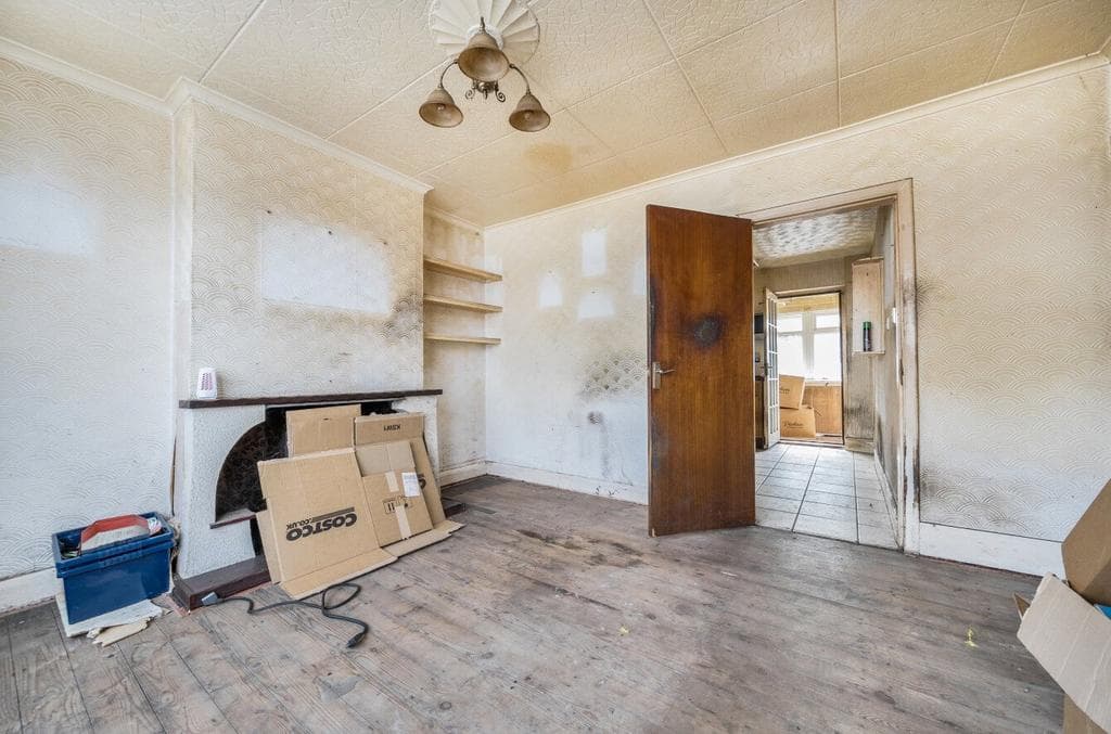 Roderick Street, Nottingham, Nottinghamshire - Image 2