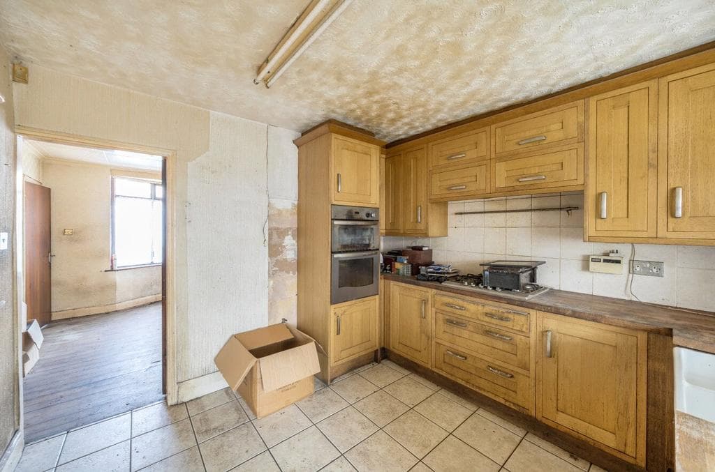Roderick Street, Nottingham, Nottinghamshire - Image 4